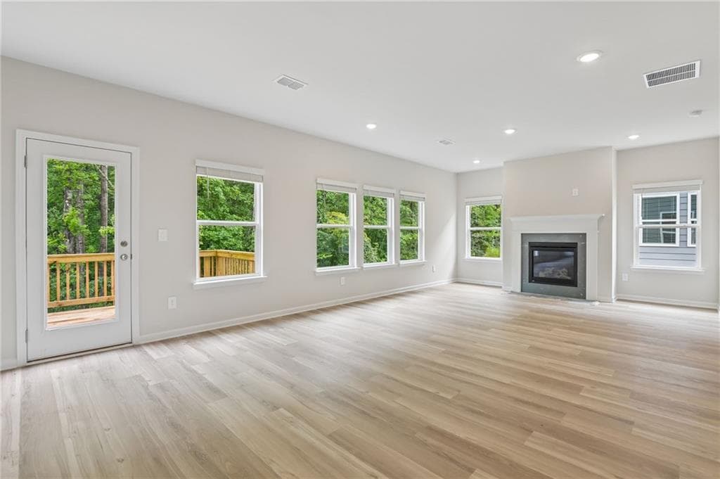 4 bedroom, 3 bathroom, 2,479 sq ft single family residence under contract at 7295 Lyric Street, Fairburn, GA 30213 — photo 8