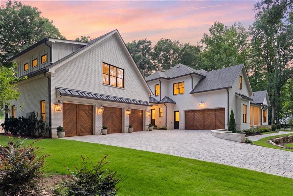 6 bedroom, 7 bathroom, 6,463 sq ft single family residence under contract at 202 Kenneth Drive, Alpharetta, GA 30009 — photo 4