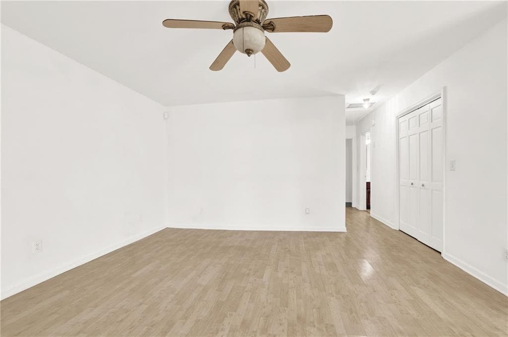 2 bedroom, 2 bathroom, 918 sq ft single family residence under contract at 4430 Bonneville Drive, Cumming, GA 30041 — photo 8
