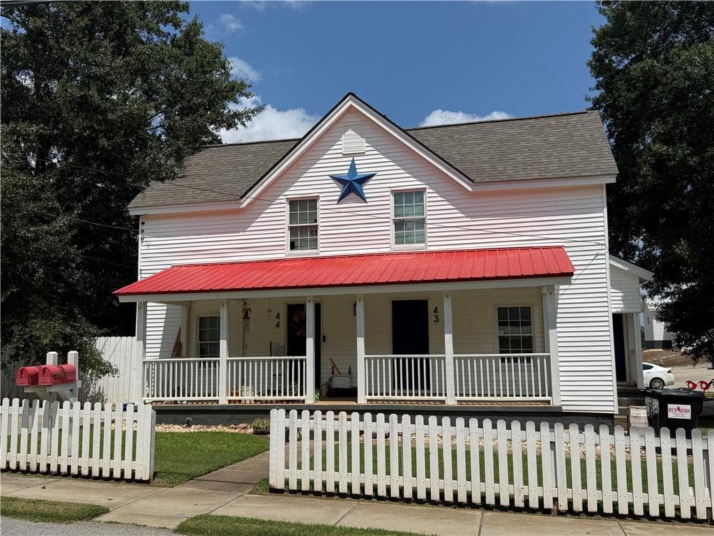 1 bedroom, 2 bathroom duplex for rent at 43 Quarry Street, Gainesville, GA 30501 for $1,395 a month