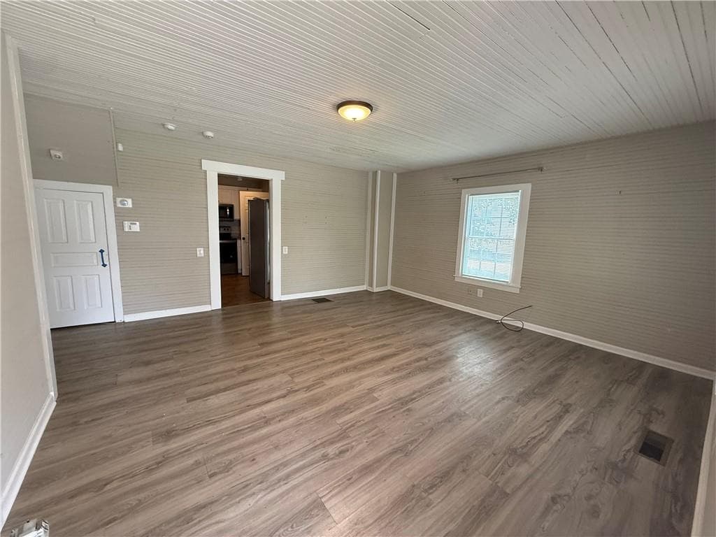 1 bedroom, 2 bathroom duplex for rent at 43 Quarry Street, Gainesville, GA 30501 for $1,395 a month — photo 2