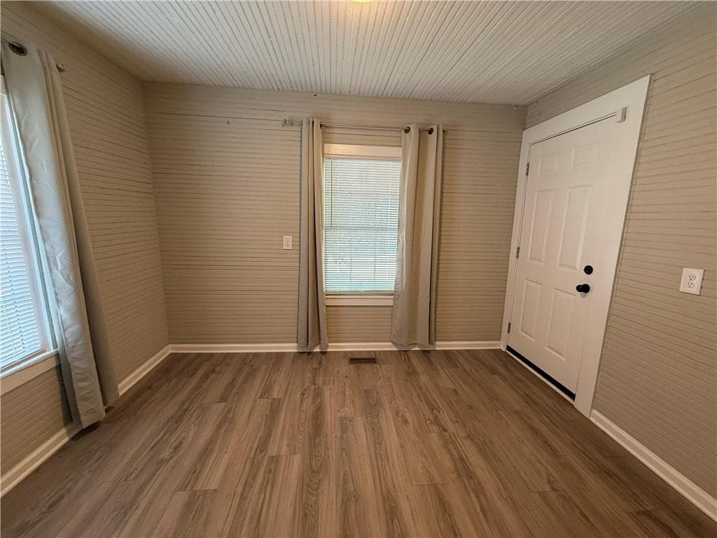 1 bedroom, 2 bathroom duplex for rent at 43 Quarry Street, Gainesville, GA 30501 for $1,395 a month — photo 4