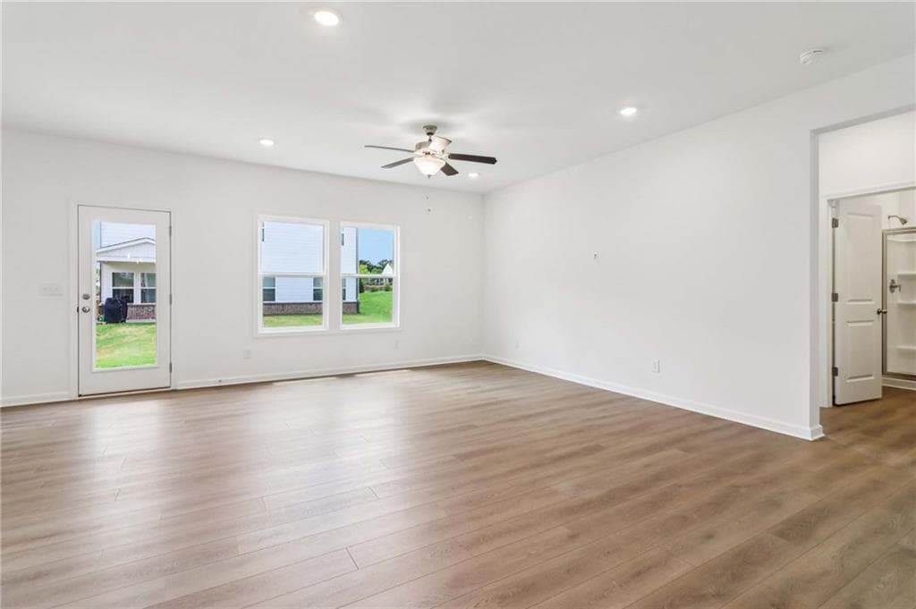 5 bedroom, 4 bathroom, 2,801 sq ft single family residence for sale at 5347 Callahan Trace, Flowery Branch, GA 30542 — photo 6