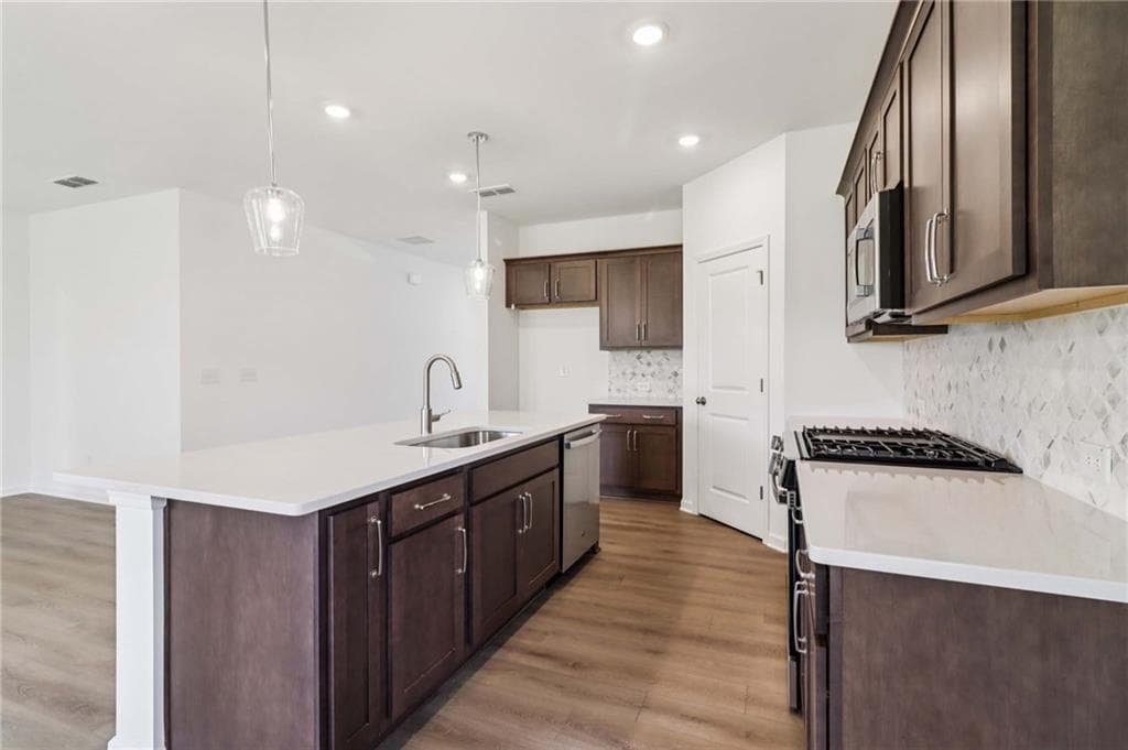 5 bedroom, 4 bathroom, 2,801 sq ft single family residence for sale at 5347 Callahan Trace, Flowery Branch, GA 30542 — photo 9