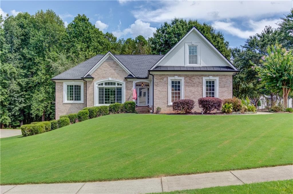 4 bedroom, 4 bathroom, 4,100 sq ft single family residence for sale at 880 Providence Club Drive, Monroe, GA 30656 — photo 3