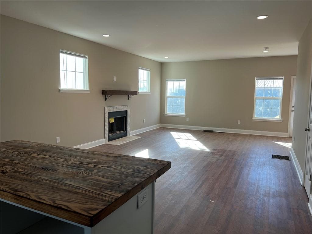 2 bedroom, 3 bathroom single family residence for rent at 82 Liberty Court, Gainesville, GA 30501 for $1,725 a month — photo 2