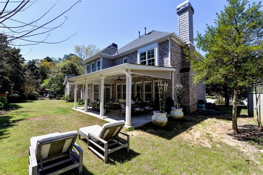 4 bedroom, 3 bathroom, 3,361 sq ft single family residence for rent at 310 Windsor Gate Cove, Atlanta, GA 30342 for $5,400 a month — photo 9