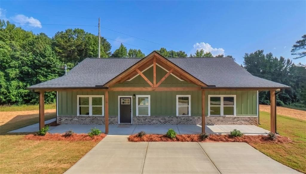 3 bedroom, 2 bathroom, 1,590 sq ft single family residence under contract at 1116 Whispering Hills Drive, Bremen, GA 30110