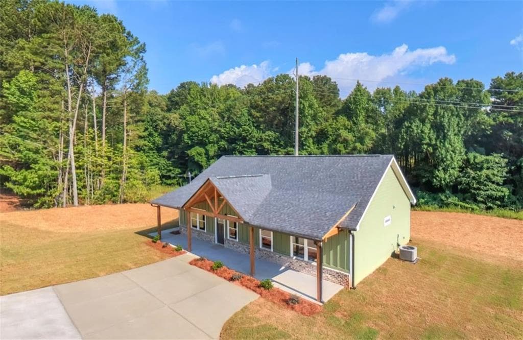 3 bedroom, 2 bathroom, 1,590 sq ft single family residence under contract at 1116 Whispering Hills Drive, Bremen, GA 30110 — photo 3