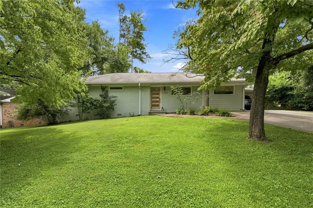 3 bedroom, 2 bathroom, 1,412 sq ft single family residence sold at 1206 Pinehurst Circle, Smyrna, GA 30080