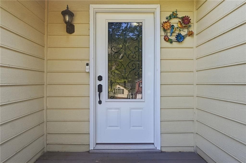 4 bedroom, 3 bathroom, 2,764 sq ft single family residence for sale at 440 Hunters Cove Court, Lawrenceville, GA 30044 — photo 4