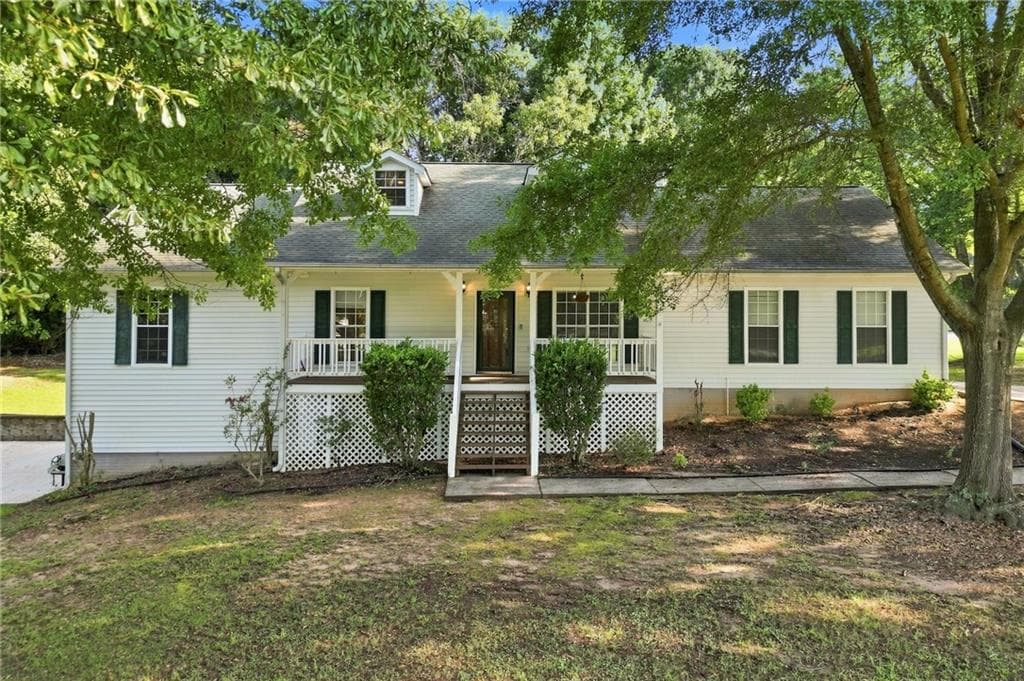 5 bedroom, 3 bathroom, 3,114 sq ft single family residence under contract at 400 Mckenzie Avenue, Stockbridge, GA 30281