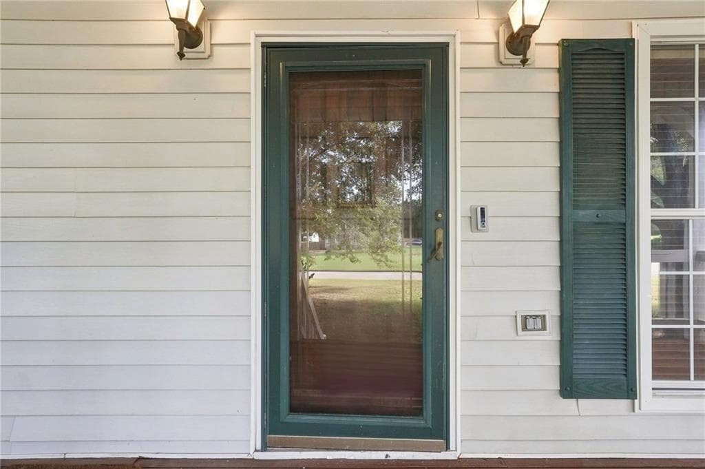 5 bedroom, 3 bathroom, 3,114 sq ft single family residence under contract at 400 Mckenzie Avenue, Stockbridge, GA 30281 — photo 5