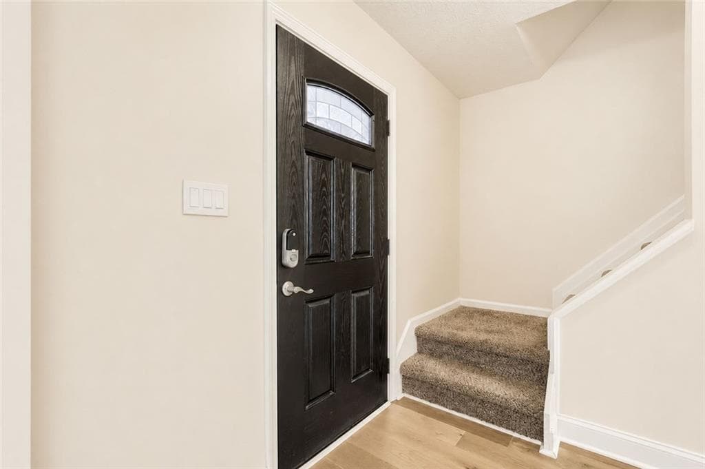 4 bedroom, 3 bathroom, 1,868 sq ft single family residence under contract at 235 Barrington Drive, Roswell, GA 30076 — photo 5
