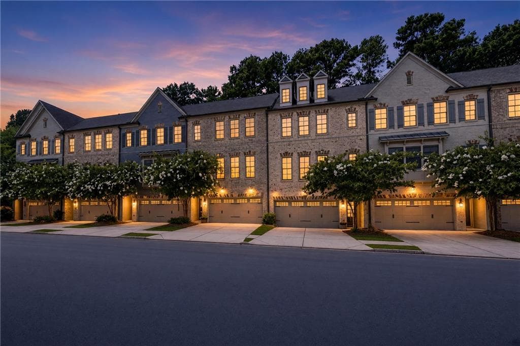 4 bedroom, 4 bathroom, 2,516 sq ft townhouse for sale at 2538 Skyland Drive, Atlanta, GA 30319