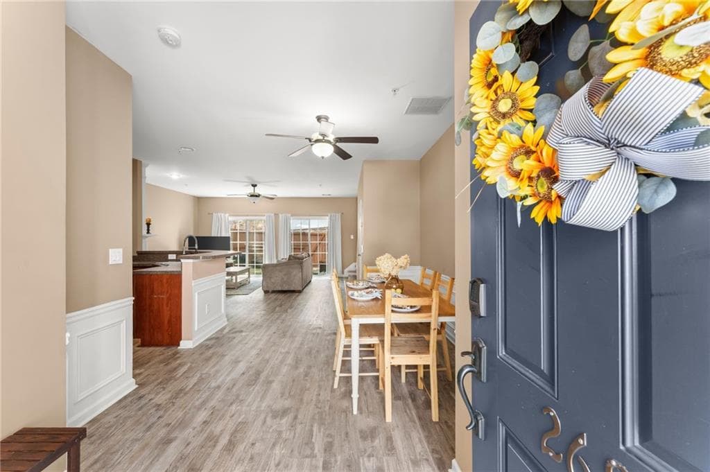 3 bedroom, 3 bathroom, 1,638 sq ft townhouse for sale at 268 Kigian Trail, Woodstock, GA 30188 — photo 2