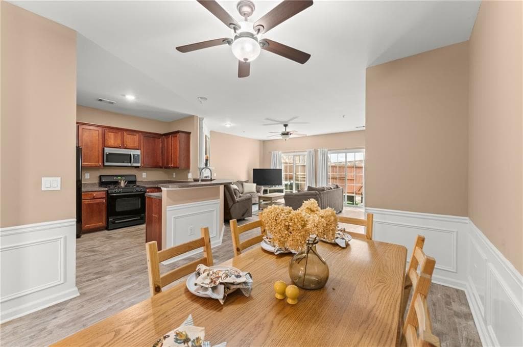 3 bedroom, 3 bathroom, 1,638 sq ft townhouse for sale at 268 Kigian Trail, Woodstock, GA 30188 — photo 3