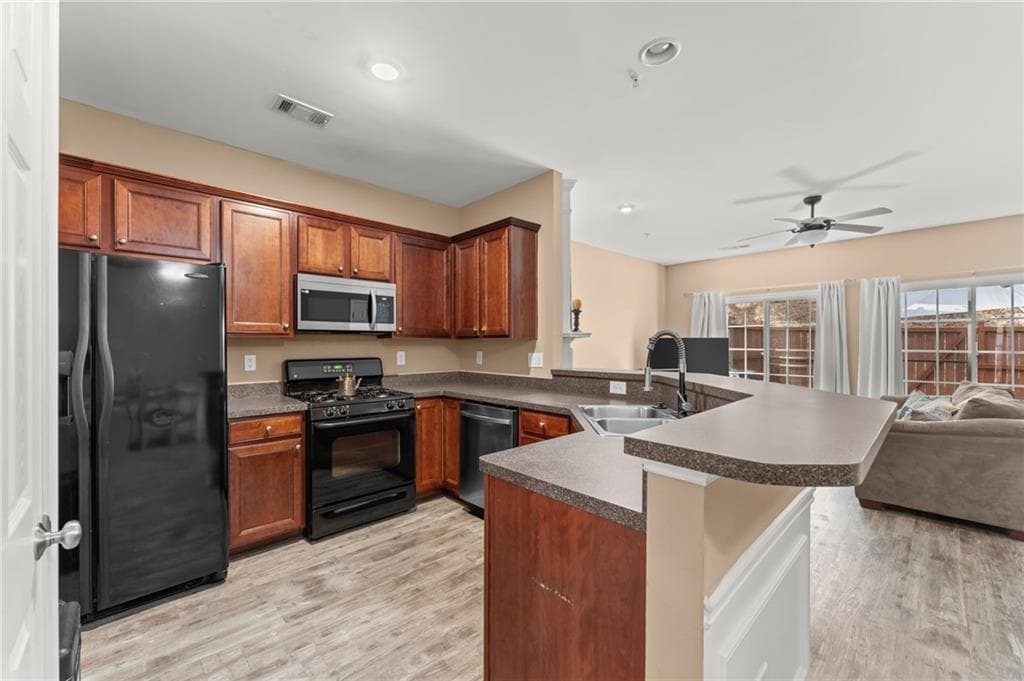 3 bedroom, 3 bathroom, 1,638 sq ft townhouse for sale at 268 Kigian Trail, Woodstock, GA 30188 — photo 4