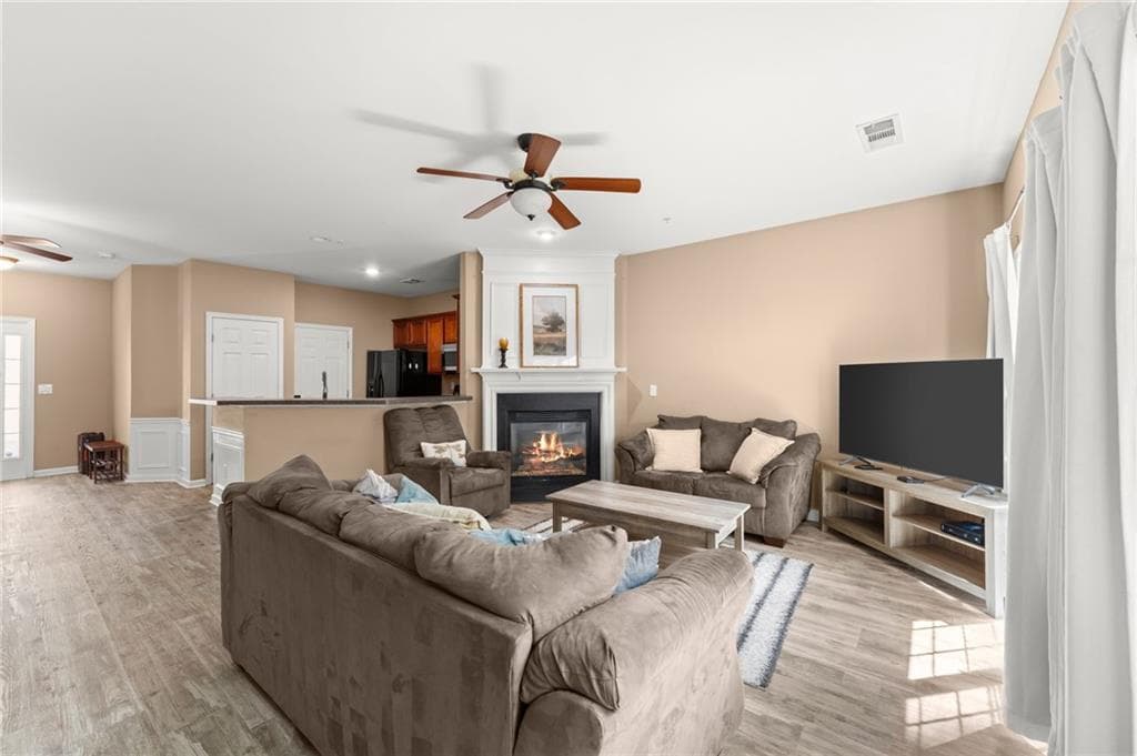3 bedroom, 3 bathroom, 1,638 sq ft townhouse for sale at 268 Kigian Trail, Woodstock, GA 30188 — photo 8