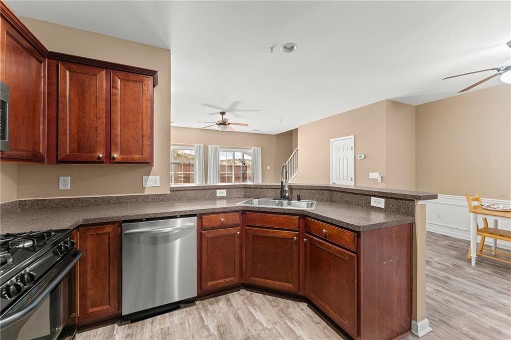 3 bedroom, 3 bathroom, 1,638 sq ft townhouse for sale at 268 Kigian Trail, Woodstock, GA 30188 — photo 5