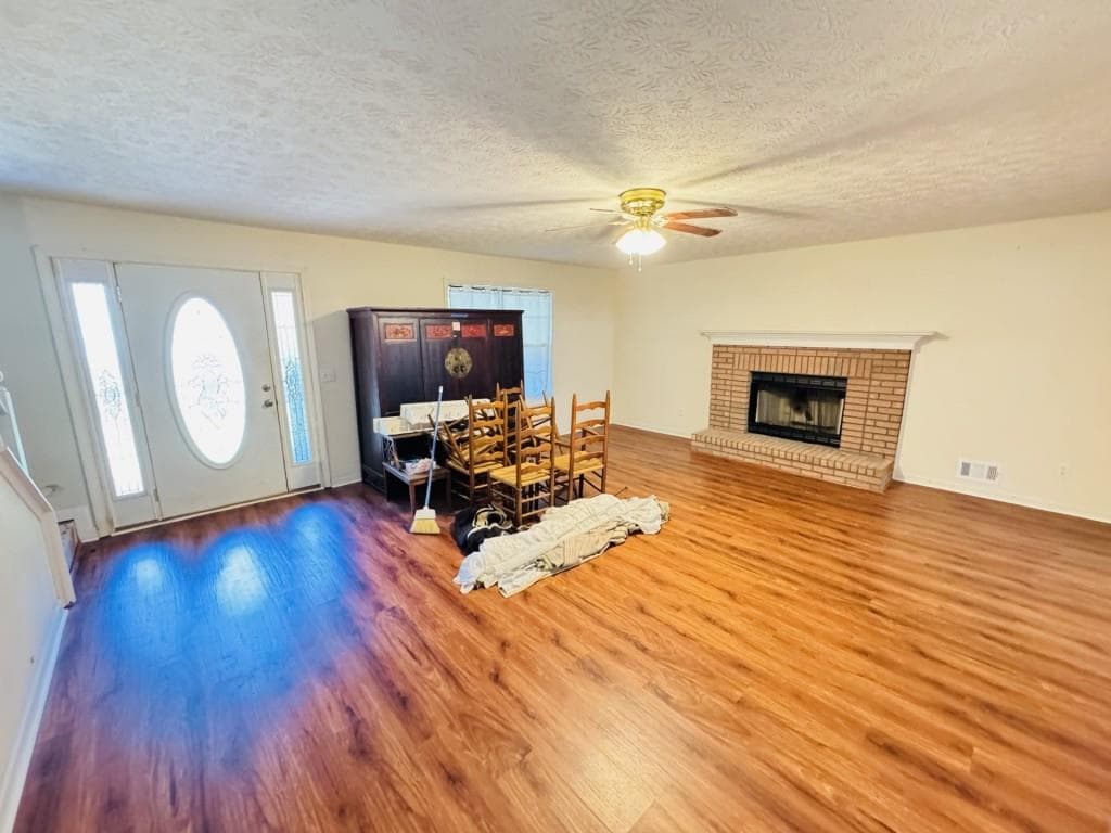 4 bedroom, 3 bathroom, 2,229 sq ft single family residence for sale at 981 Streamwater Cove, Lawrenceville, GA 30045 — photo 9