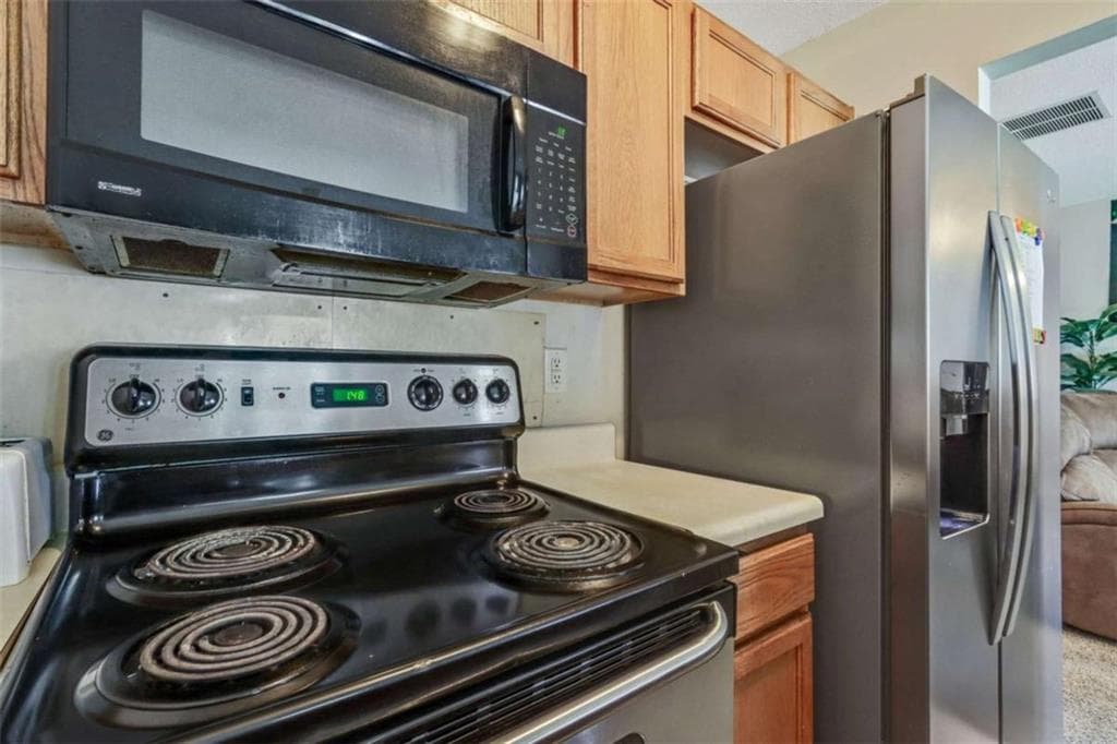 3 bedroom, 4 bathroom, 1,212 sq ft townhouse for sale at 6964 Gallant Circle, Mableton, GA 30126 — photo 4
