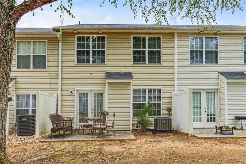 3 bedroom, 4 bathroom, 1,212 sq ft townhouse for sale at 6964 Gallant Circle, Mableton, GA 30126 — photo 5