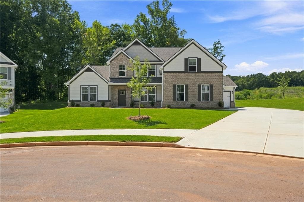 5 bedroom, 4 bathroom, 3,669 sq ft single family residence for sale at 194 Buffalo Trace, Stockbridge, GA 30281