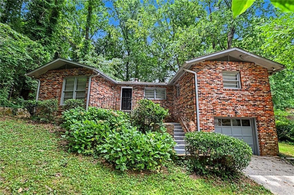 3 bedroom, 2 bathroom, 1,940 sq ft single family residence under contract at 3934 Ensign Court, Atlanta, GA 30341