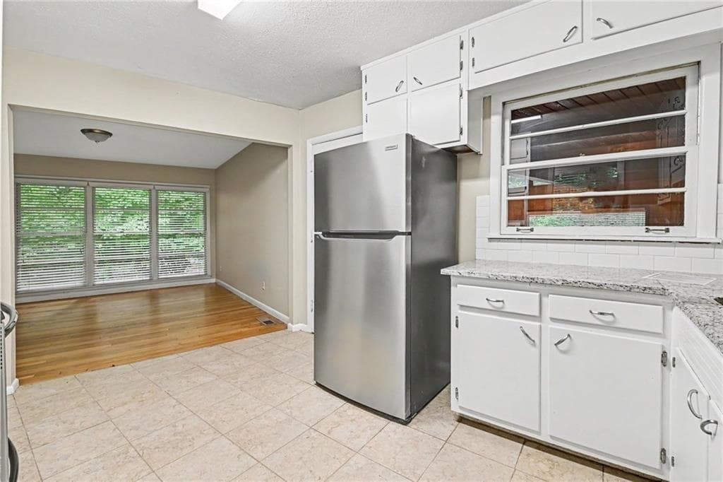 3 bedroom, 2 bathroom, 1,940 sq ft single family residence for sale at 3934 Ensign Court, Atlanta, GA 30341 — photo 5