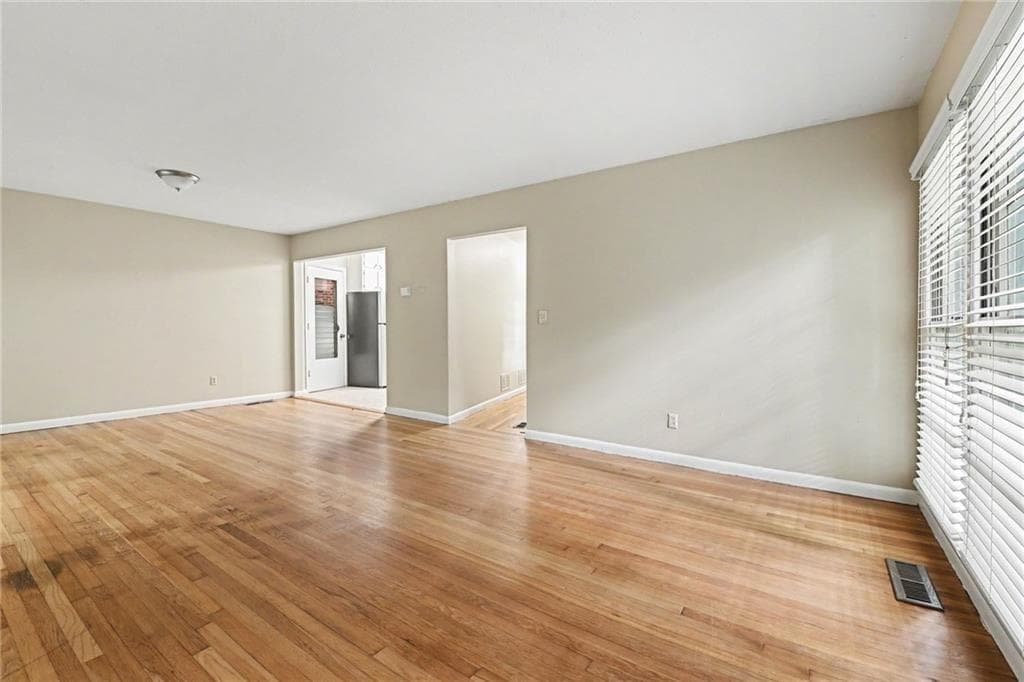 3 bedroom, 2 bathroom, 1,940 sq ft single family residence for sale at 3934 Ensign Court, Atlanta, GA 30341 — photo 8