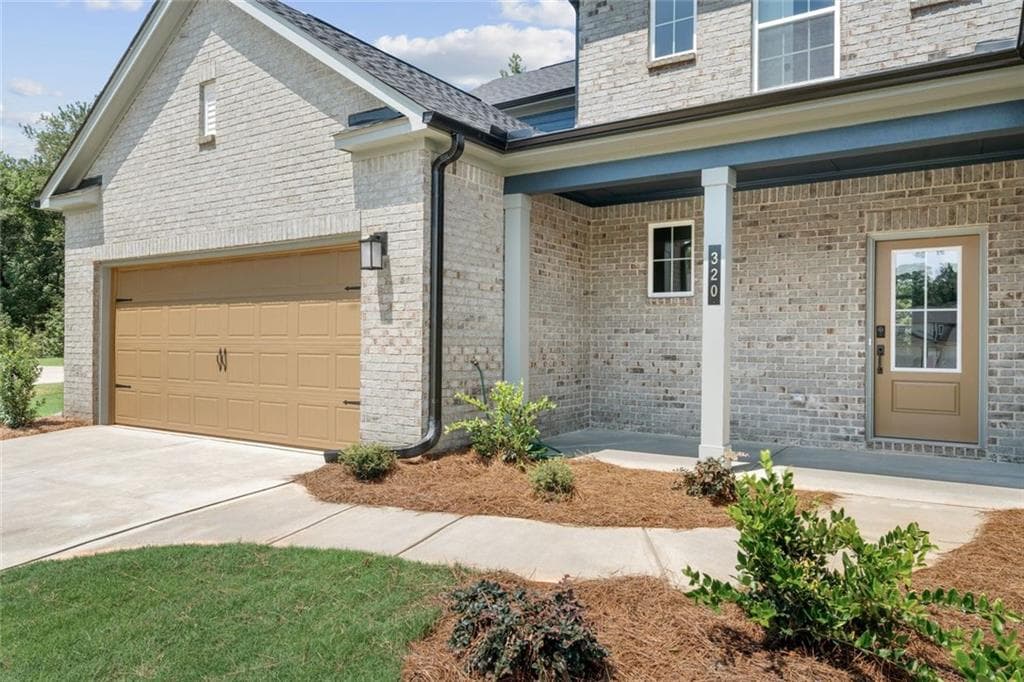6 bedroom, 6 bathroom, 3,829 sq ft single family residence for sale at 320 Sundown Trail, Mcdonough, GA 30252 — photo 2