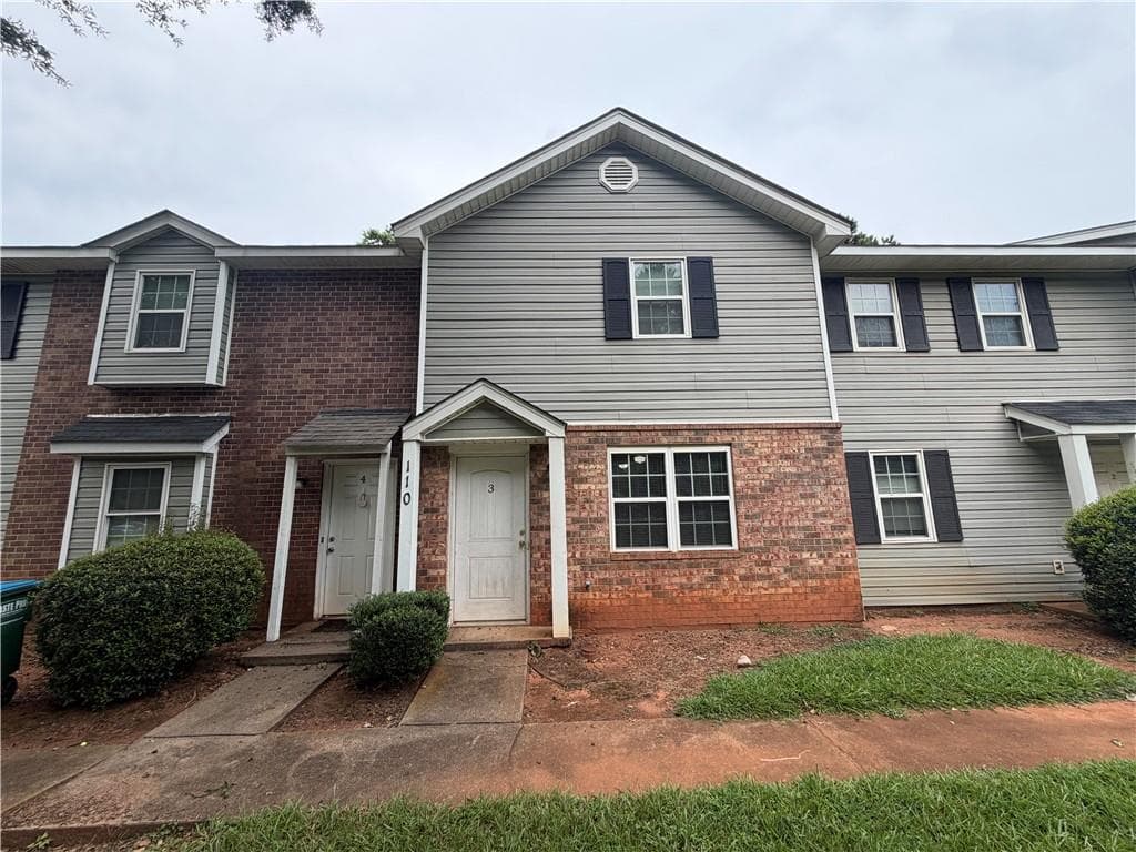 2 bedroom, 2 bathroom, 1,150 sq ft townhouse for rent at 110 Chalfont Drive 3, Athens, GA 30606 for $1,050 a month