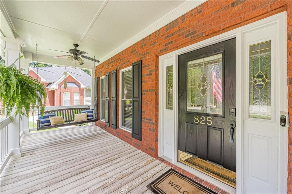 5 bedroom, 3 bathroom, 3,542 sq ft single family residence under contract at 825 Harvest Lane, Monroe, GA 30655 — photo 3