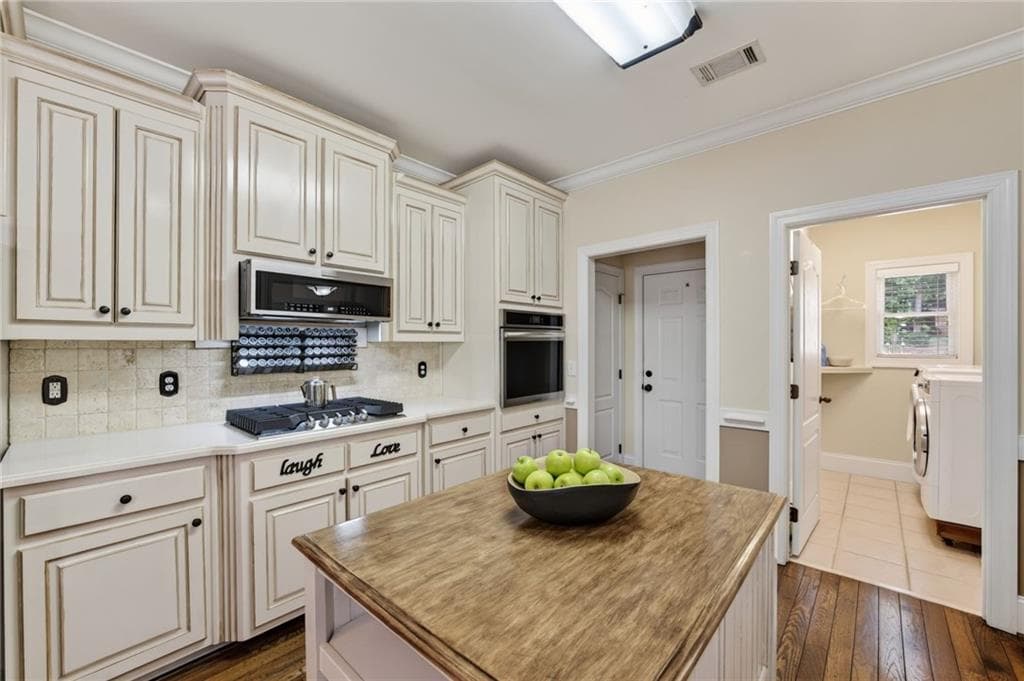 5 bedroom, 3 bathroom, 3,542 sq ft single family residence under contract at 825 Harvest Lane, Monroe, GA 30655 — photo 10