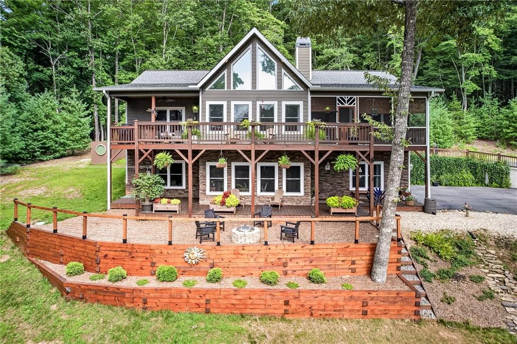 4 bedroom, 4 bathroom, 3,140 sq ft single family residence under contract at 107 Old Birch Court, Blairsville, GA 30512