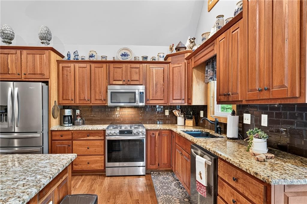 4 bedroom, 4 bathroom, 3,140 sq ft single family residence under contract at 107 Old Birch Court, Blairsville, GA 30512 — photo 10