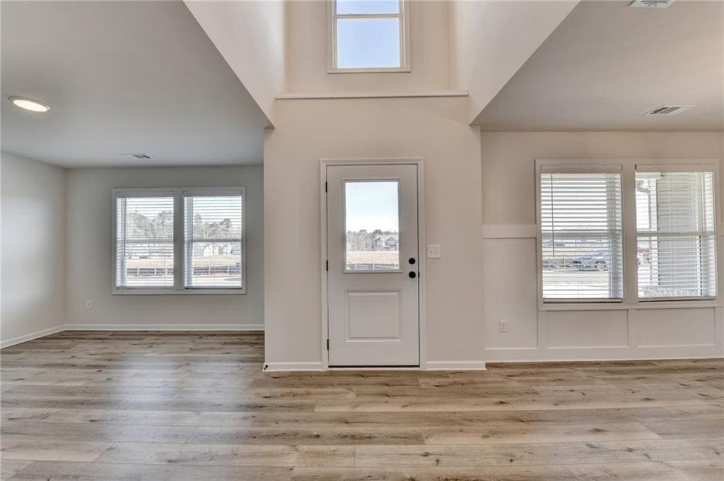 5 bedroom, 3 bathroom, 2,746 sq ft single family residence for sale at 676 Rodeo Drive, Auburn, GA 30011 — photo 3
