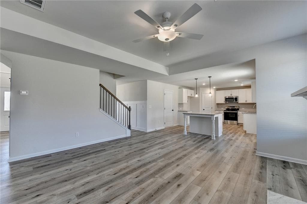 5 bedroom, 3 bathroom, 2,746 sq ft single family residence for sale at 676 Rodeo Drive, Auburn, GA 30011 — photo 8