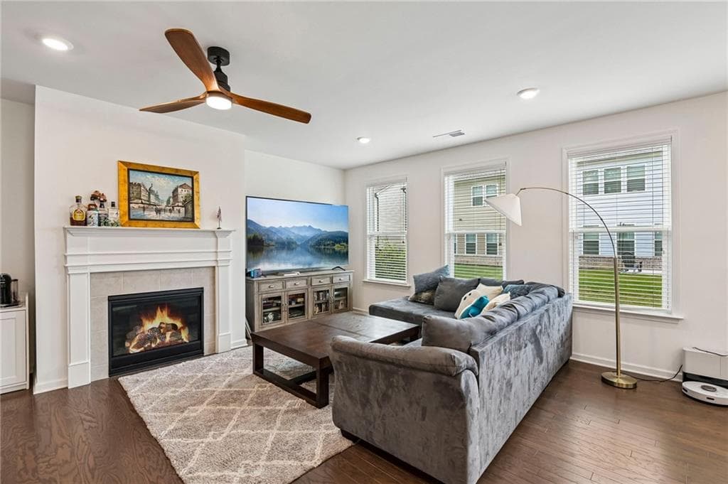4 bedroom, 3 bathroom, 2,674 sq ft single family residence for sale at 4083 Halton Road, Duluth, GA 30097 — photo 4