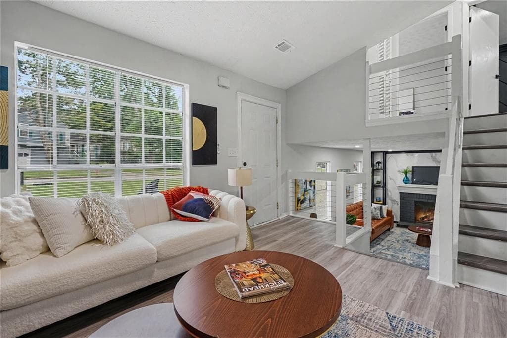 3 bedroom, 2 bathroom, 1,382 sq ft single family residence for sale at 4584 Garden Hills Drive, Stone Mountain, GA 30083 — photo 4
