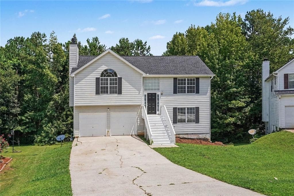 3 bedroom, 2 bathroom, 1,090 sq ft home for sale at 228 Kings Cove, Locust Grove, GA