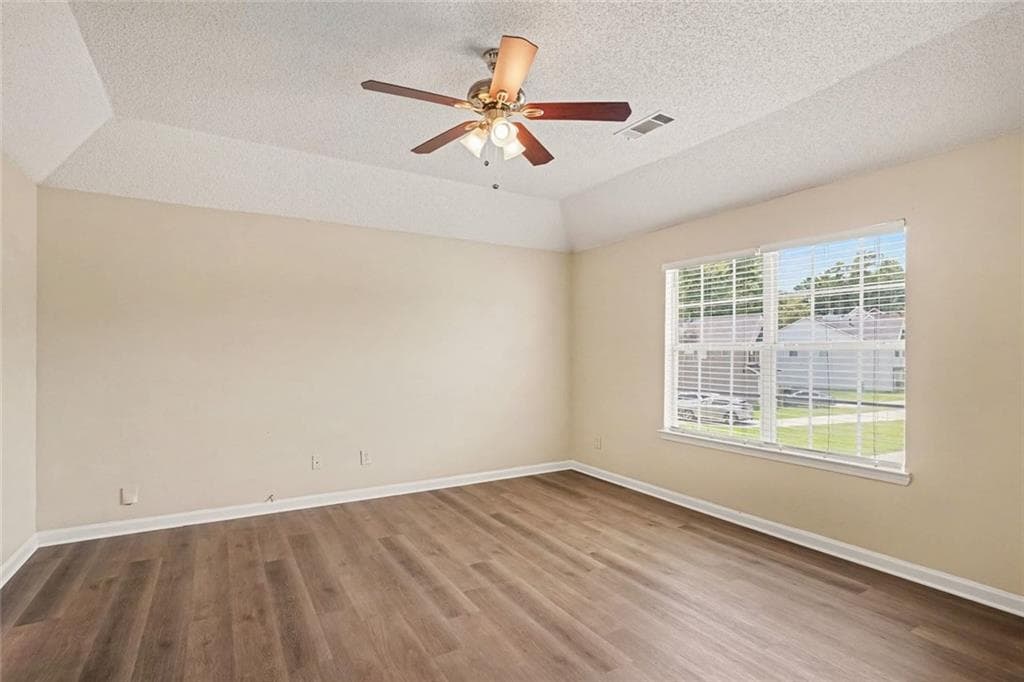 3 bedroom, 2 bathroom, 1,090 sq ft single family residence for sale at 228 Kings Cove, Locust Grove, GA 30248 — photo 10