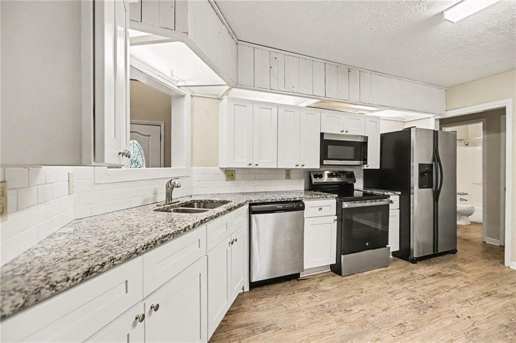3 bedroom, 2 bathroom, 2,040 sq ft single family residence under contract at 1533 Hillhaven Drive, Marietta, GA 30062 — photo 3