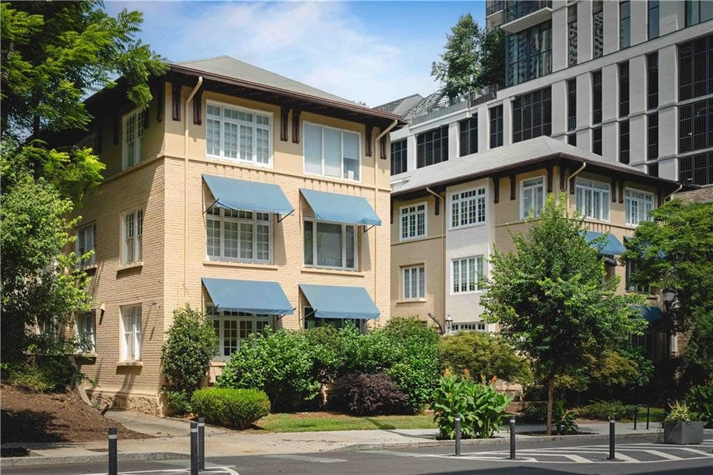 2 bedroom, 2 bathroom, 2,143 sq ft condominium for sale at 754 Juniper Street 2, Atlanta, GA 30308 — photo 1 of 68
