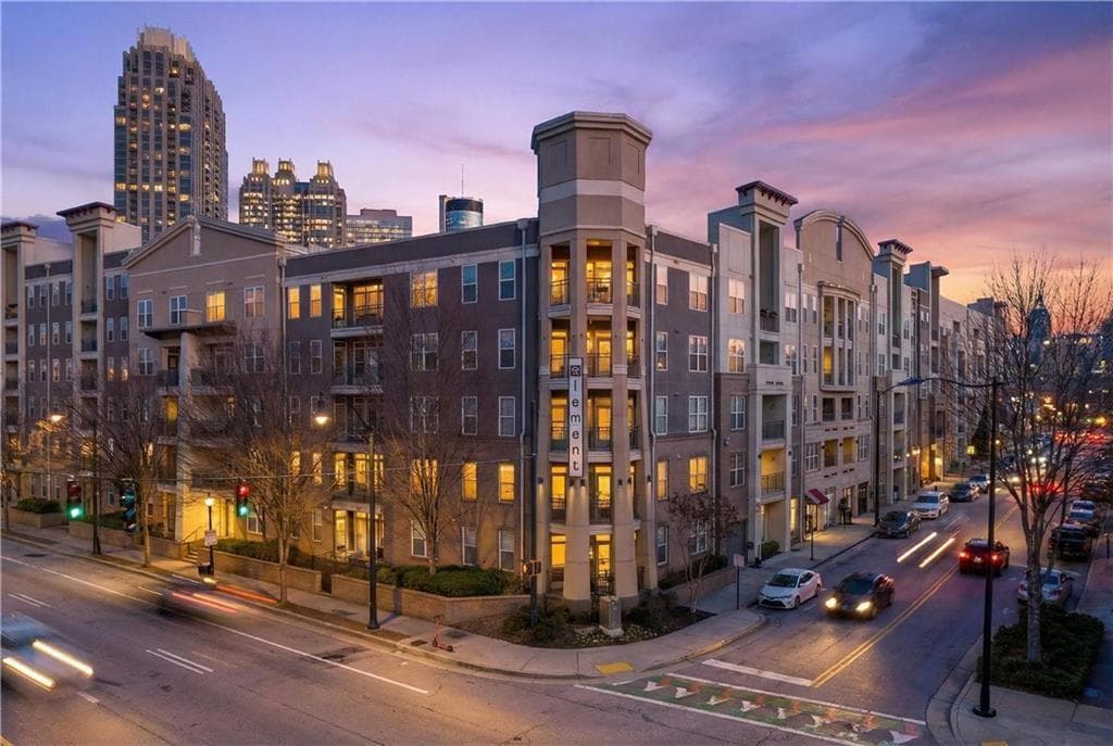 1 bedroom, 1 bathroom, 770 sq ft condominium for sale at 390 17th Street 5014, Atlanta, GA 30363 — photo 2