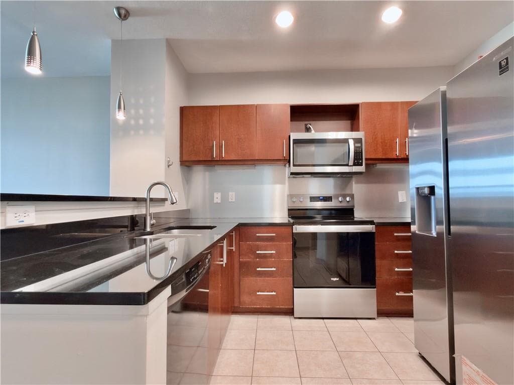 1 bedroom, 1 bathroom, 770 sq ft condominium for sale at 390 17th Street 5014, Atlanta, GA 30363 — photo 4