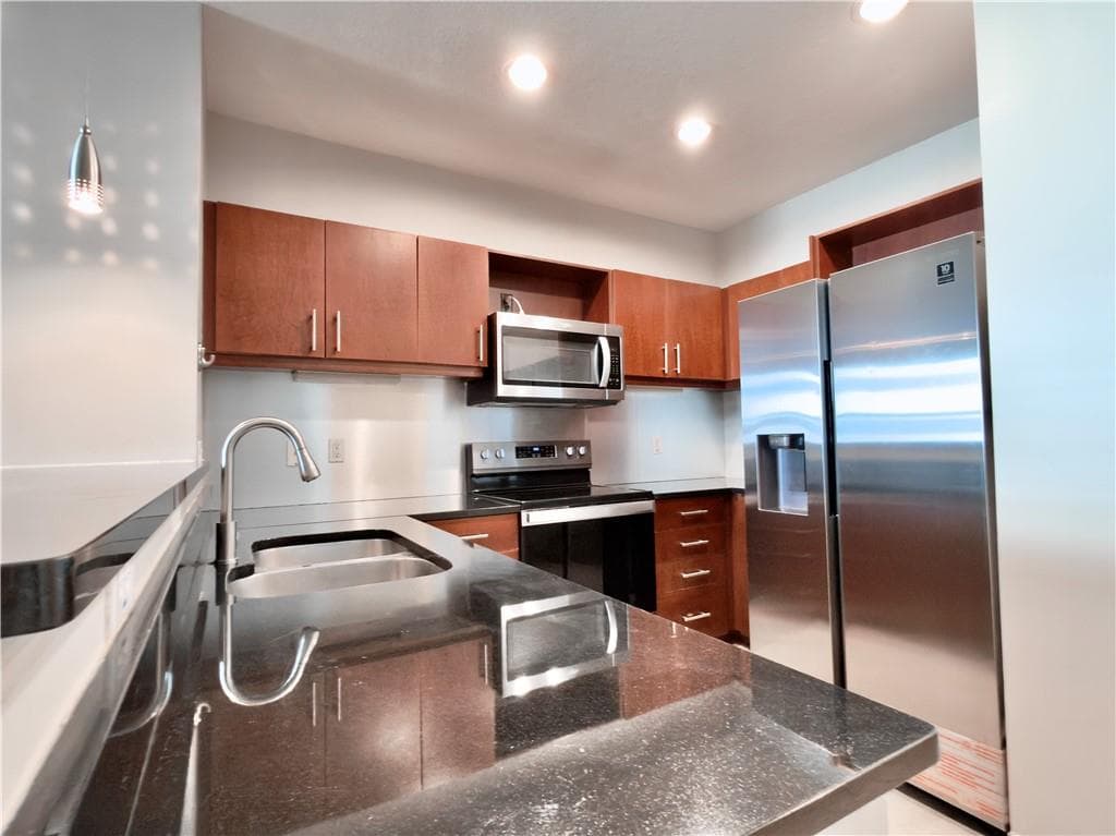 1 bedroom, 1 bathroom, 770 sq ft condominium for sale at 390 17th Street 5014, Atlanta, GA 30363 — photo 5