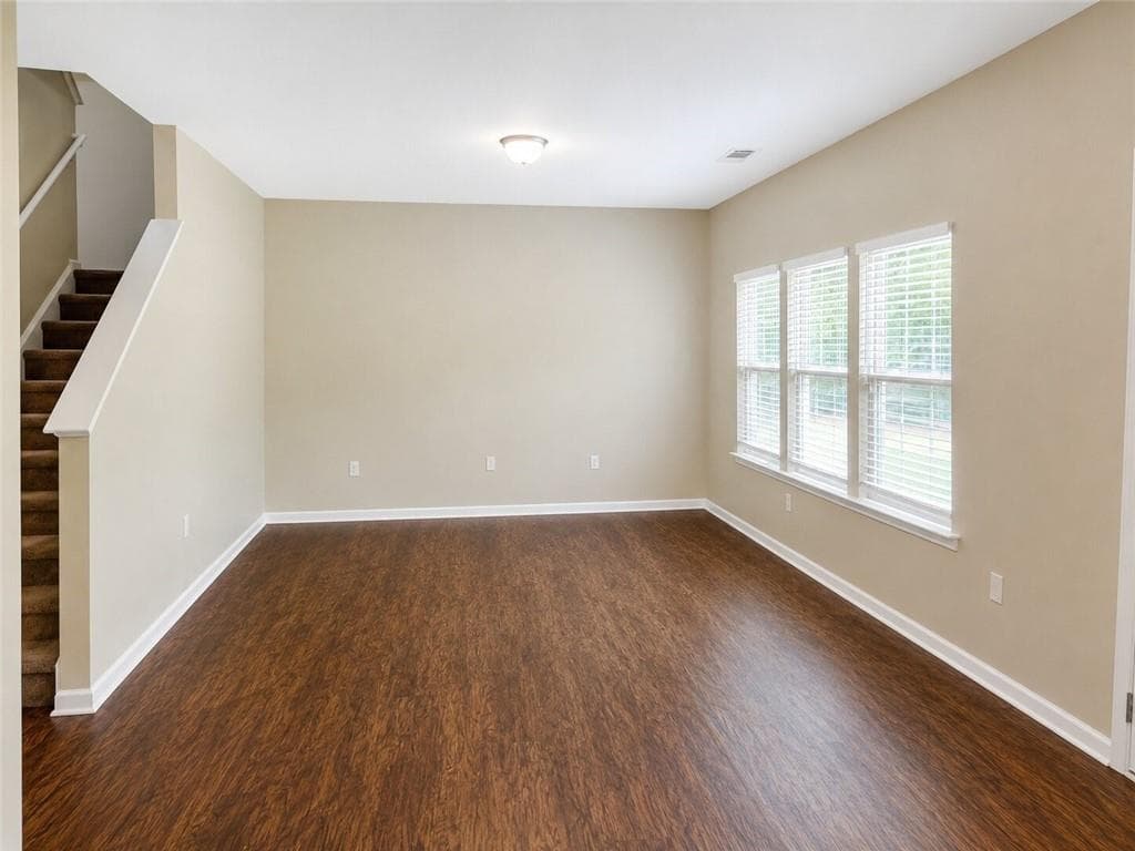 4 bedroom, 3 bathroom, 2,492 sq ft single family residence under contract at 2170 Stonebrook Drive, Austell, GA 30106 — photo 7