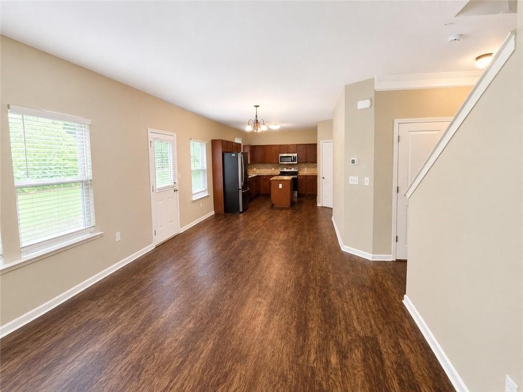 4 bedroom, 3 bathroom, 2,492 sq ft single family residence under contract at 2170 Stonebrook Drive, Austell, GA 30106 — photo 9